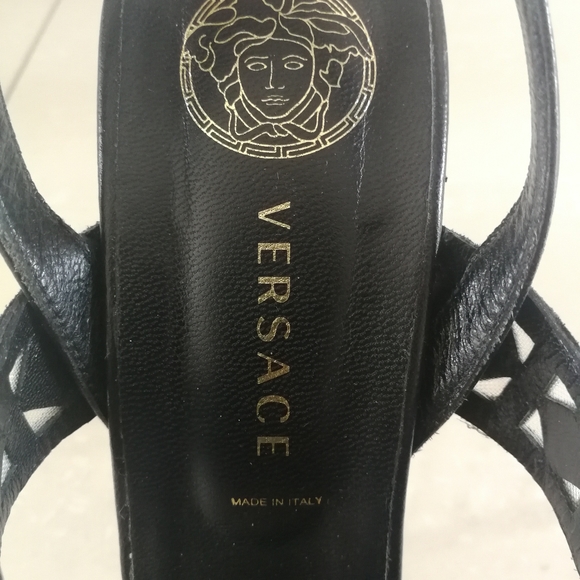 Authentic Versace jeweled heels - Picture 5 of 8